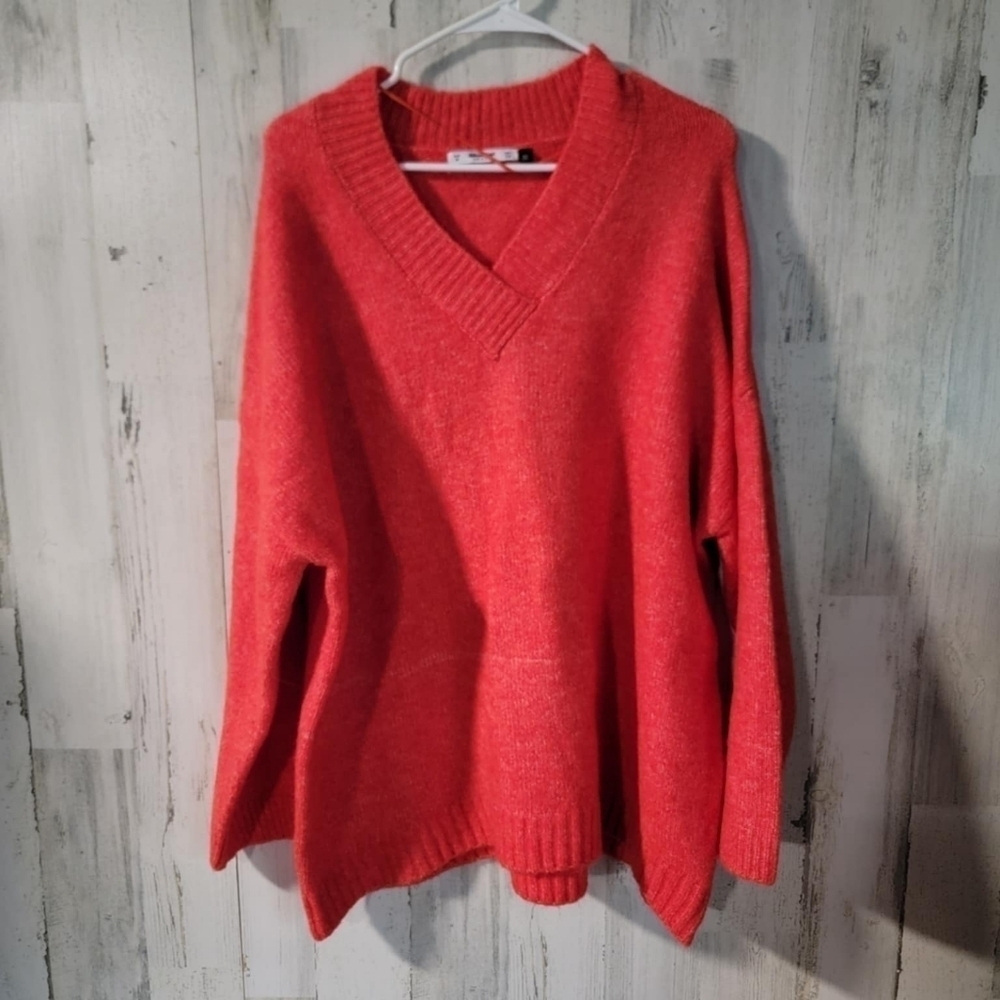 Pull&Bear V Neck Knit Sweater